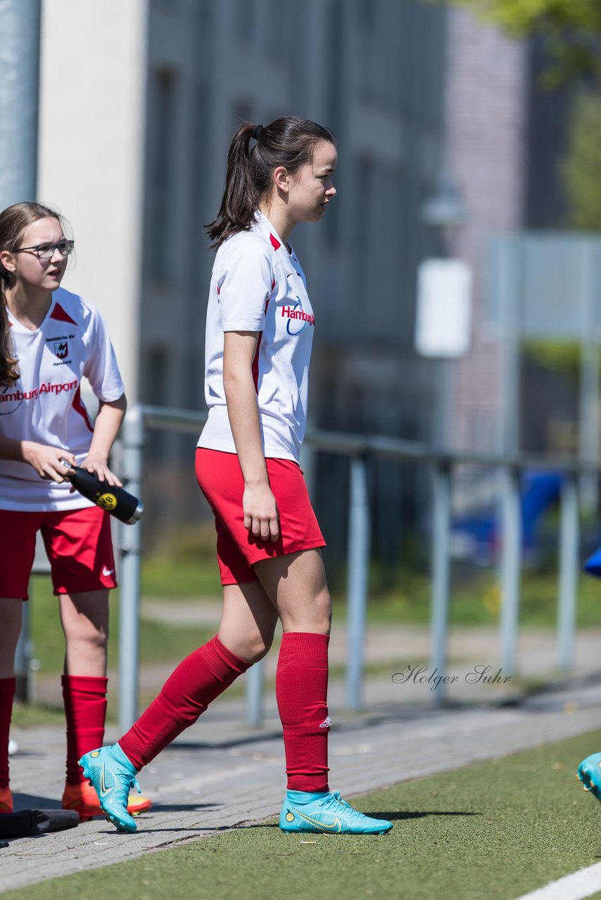 Bild 198 - wCJ Germania Schnelsen - Walddoerfer SV : Ergebnis: 0:6